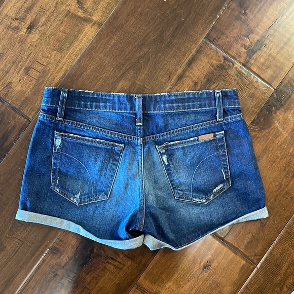 NWOT Joes shorts. Never worn. Size 28 - Picture 4 of 4